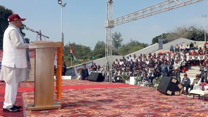 विजय दिवस के बहादुर वीरों के प्रति पूरा देश नतमस्तक